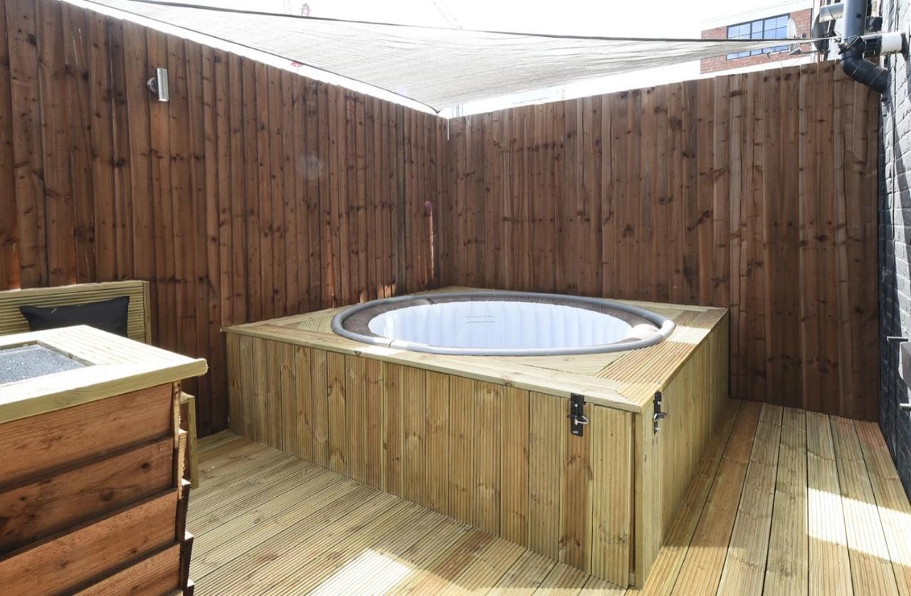 Апартаменти Slps 14 Hot Tub, Bar & Outdoor Terrace Манчестер Екстер'єр фото